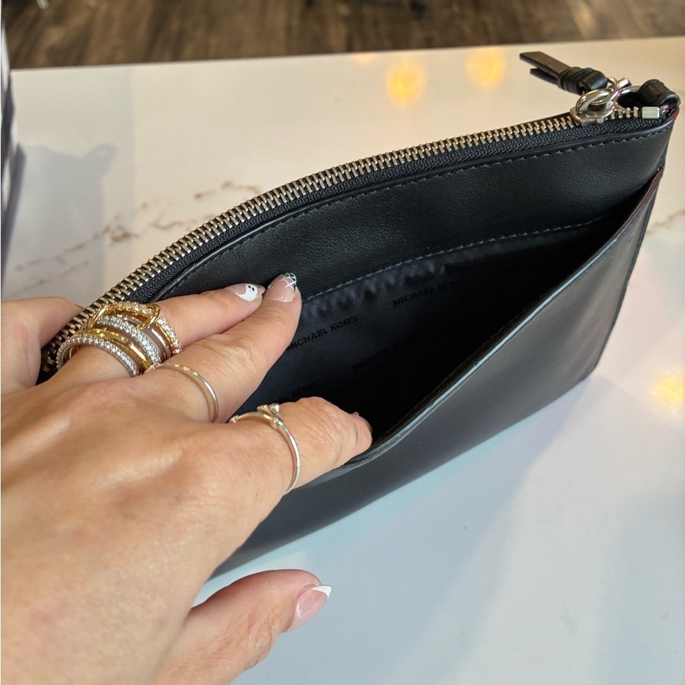 Michael Kors black wristlet - Picture 4 of 4